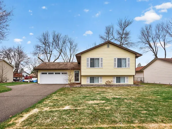 3326 116th Ln NW, Coon Rapids, MN 55433