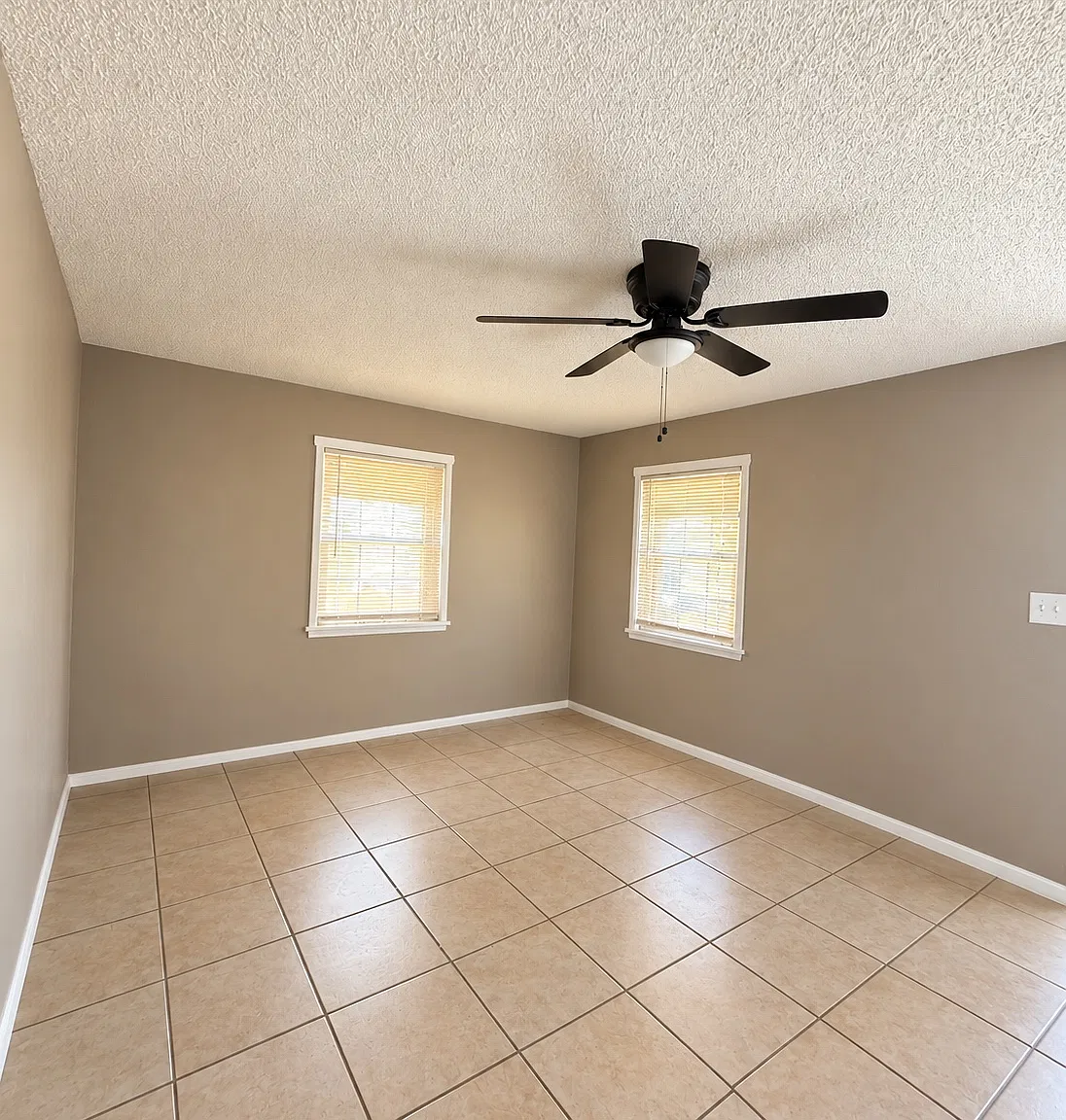 1 bed, 572 sqft, $1,600 — Photo 3