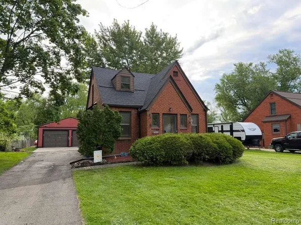 3793 Lincolnshire Rd, Waterford, MI 48328