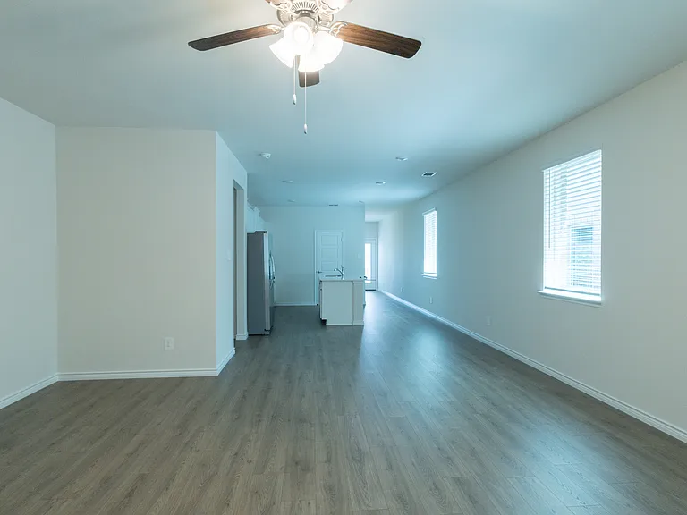 2617 Lewisville Rd — Photo 2