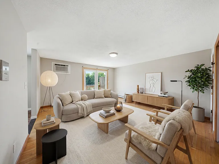 9A Mayberry Dr #5 — Photo 2