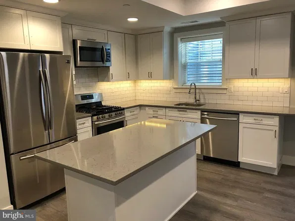 4527 49th St NW #1, Washington, DC 20016
