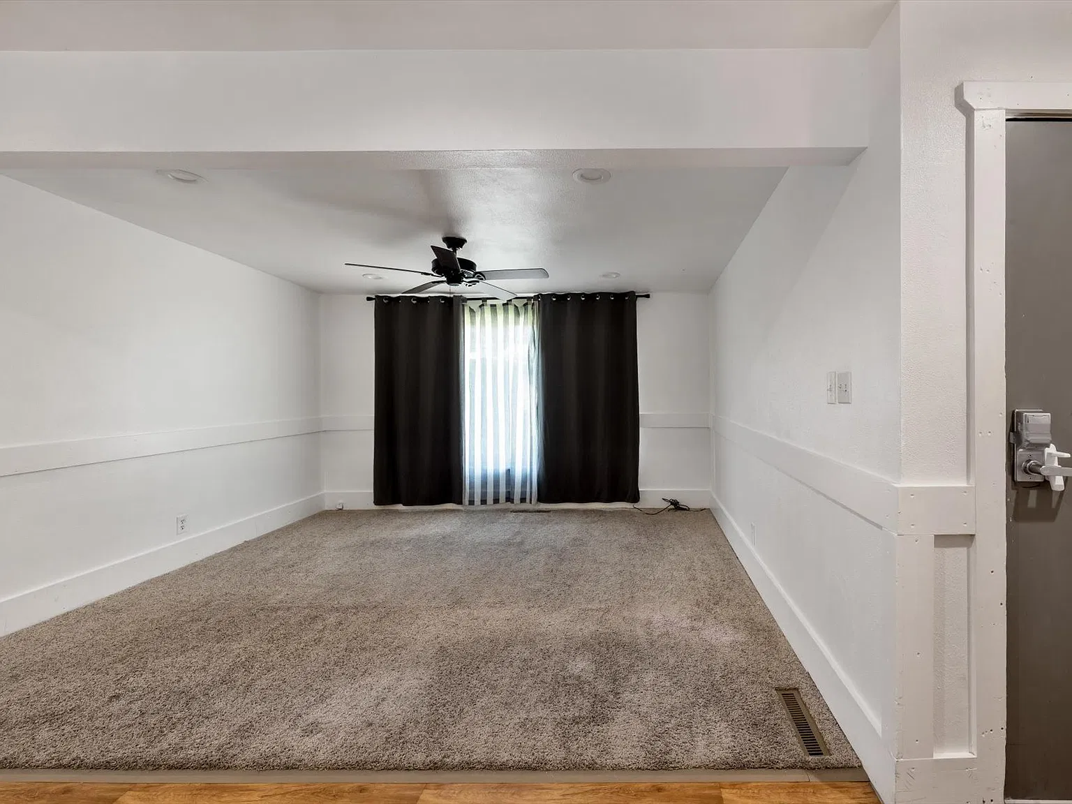 2 bed, 755 sqft, $1,425 — Photo 4