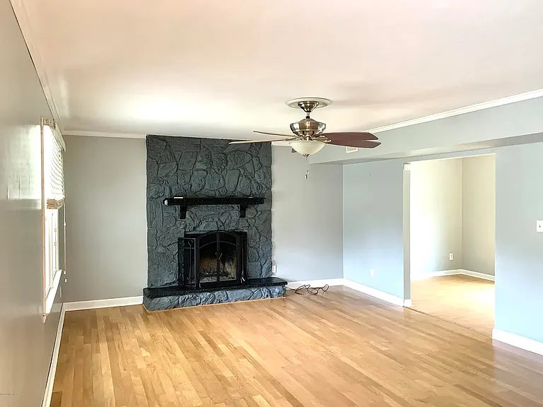 104 Balsam Rd — Photo 3