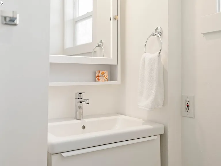 5705 N Albina Ave #1 — Photo 17