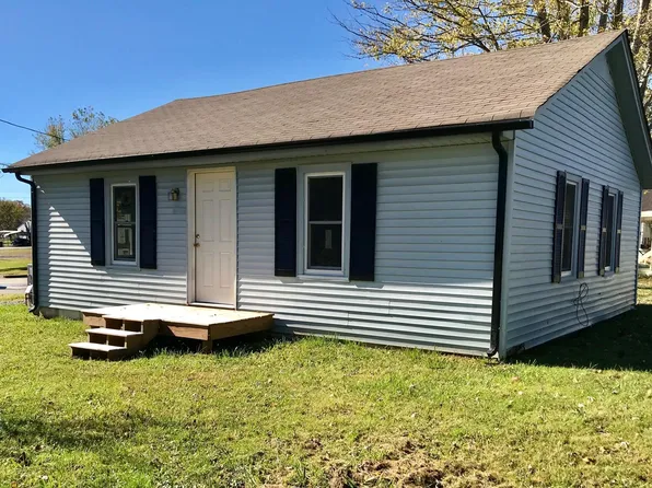 109 Stone St, Smithville, TN 37166