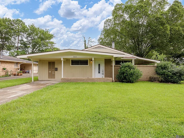 3661 Harrison St — Photo 2