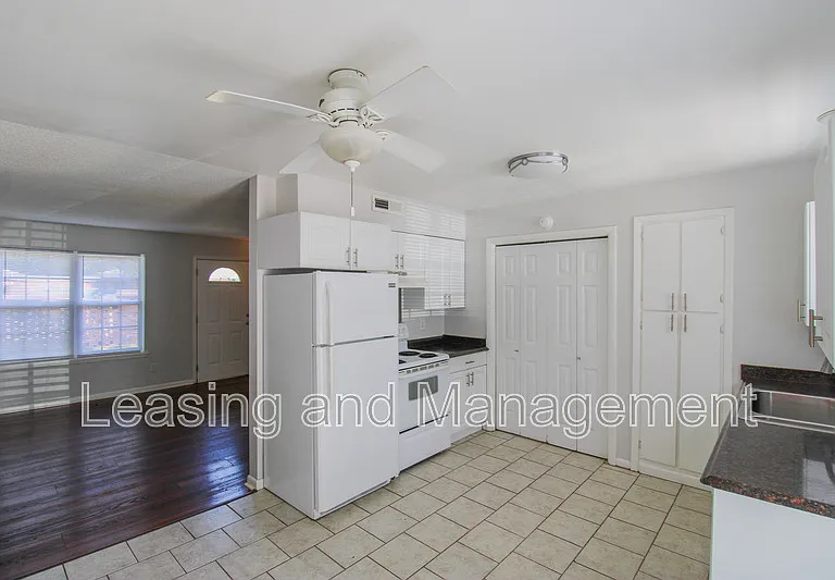 1423 Ashley River Rd #1D — Photo 6