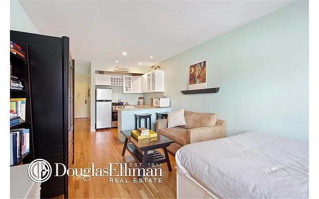 Rented by Douglas Elliman | media 14