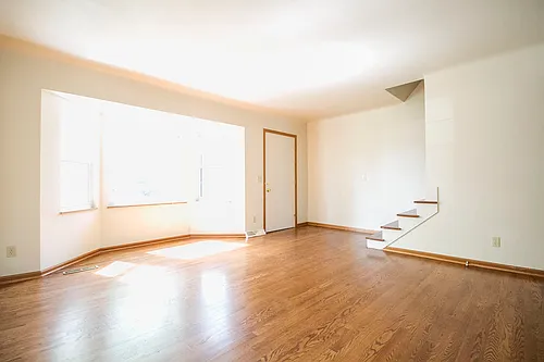 Exceptional 3BR/1.5BA Townhouse! Gorgeous Hardwoods, Appliances Included, CA, Full Basement and C... — Photo 4
