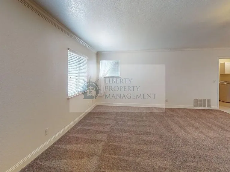 1558 Springcreek Way — Photo 9