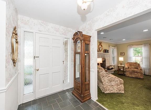 3rd image of 1243 Hobson Dr