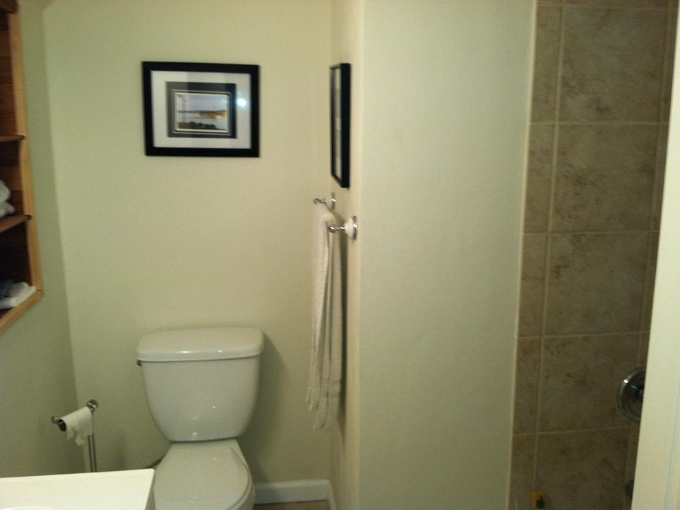 2nd image of 929 Windsor Ave SW #B