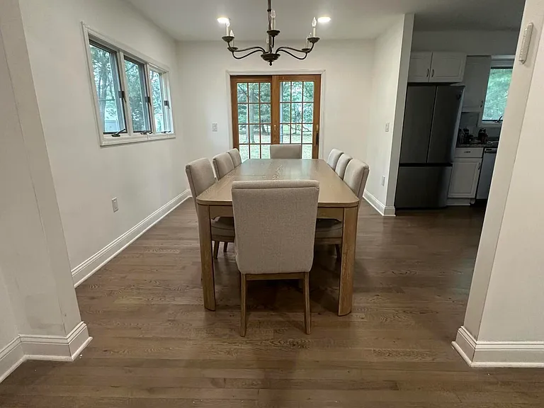422 W Lake Ave — Photo 3