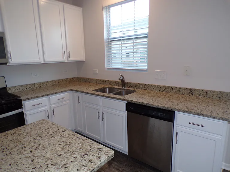 1645 W Turtle Creek Ln — Photo 11