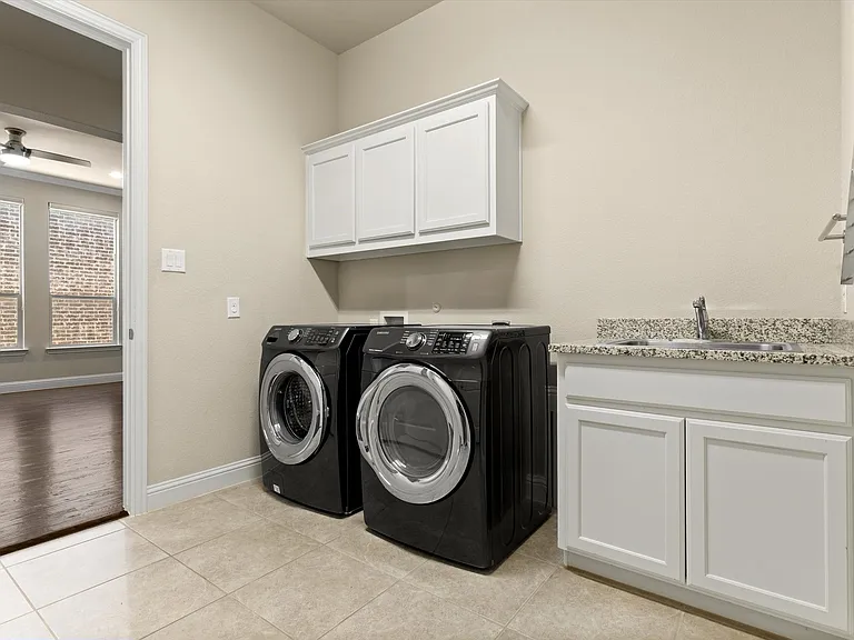 2703 Navarro Trl — Photo 15