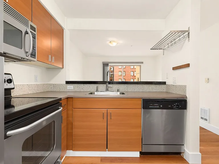 700 E Denny Way #404 — Photo 7