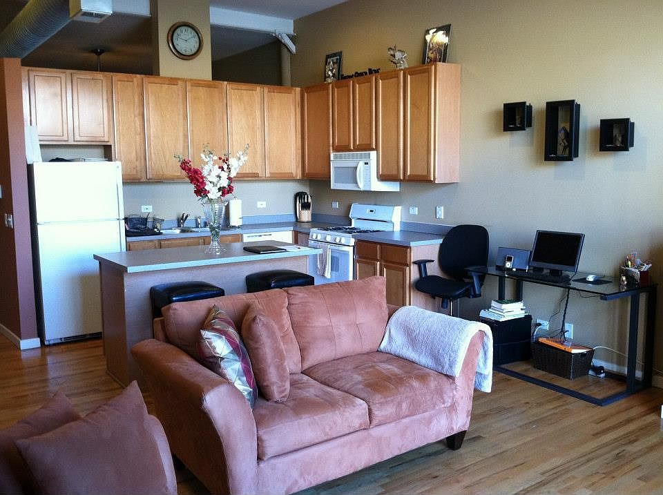 1st image of 1844 S Michigan Ave Unit 204