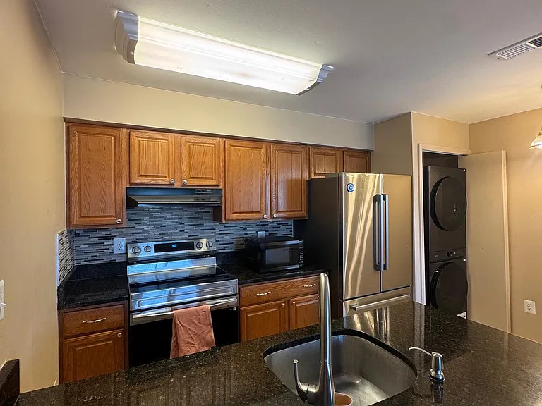 8610 Beekman Pl #C — Photo 10