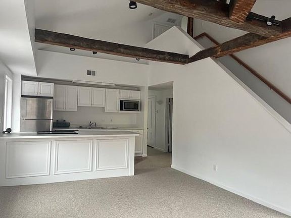 3rd image of 4 Middle St APT 301