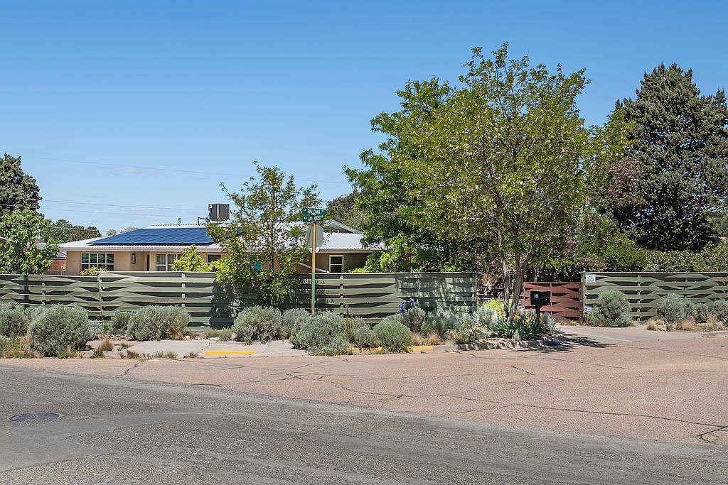 511 W San Mateo Rd - Property Image