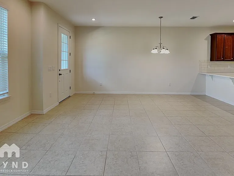 8831 Herencia Aly — Photo 2