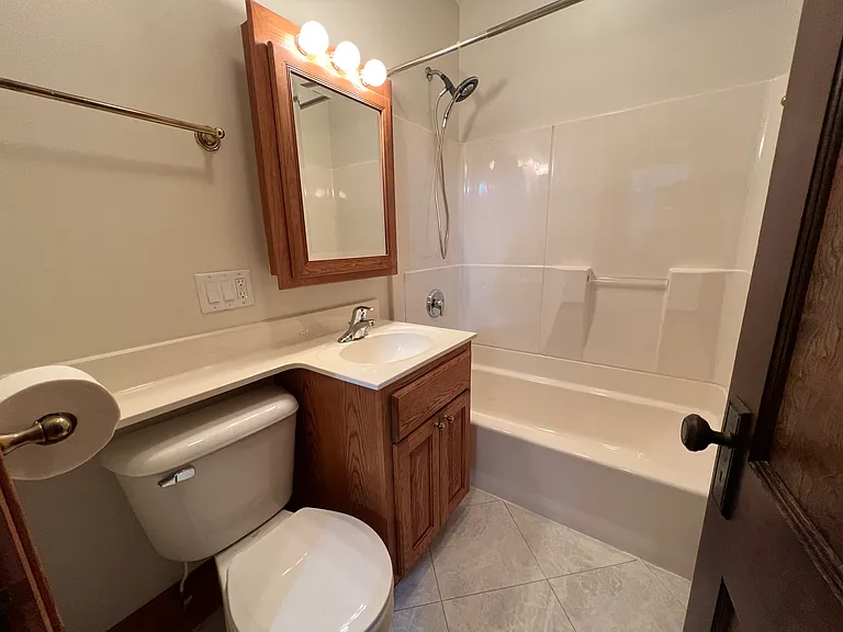 Lower Full Bath