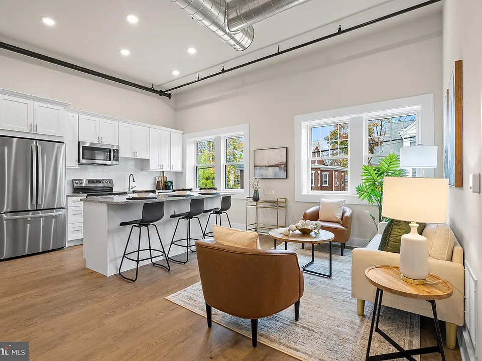 30 W Broad St #2