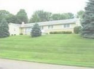3165 Primrose Dr, Zanesville, OH 43701