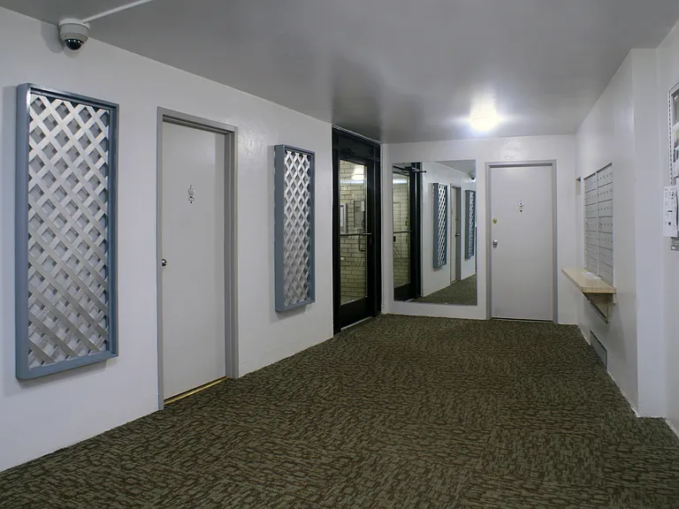Amberson Gardens — Photo 10