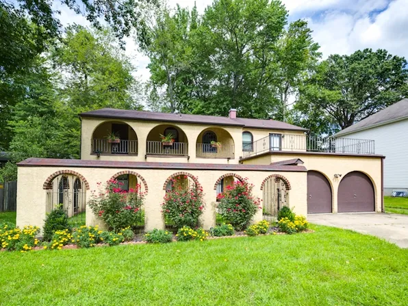 4 Clark Dr, Cherry Hill, NJ 08034