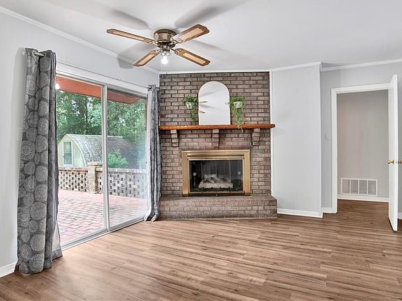 4th image of 5859 Chalet Dr N