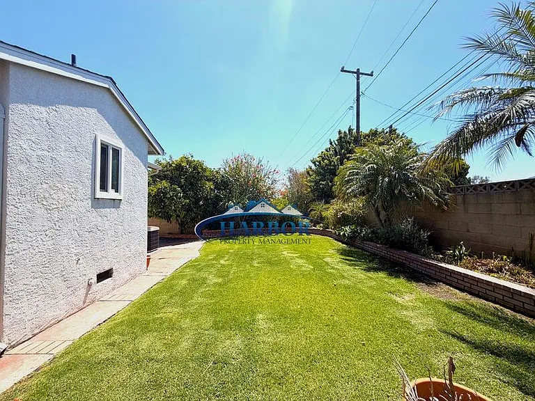 2028 Elberon St — Photo 32