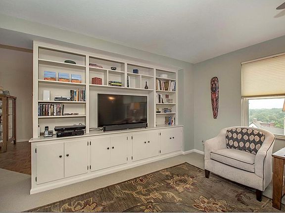 3rd image of 13800 Shaker Blvd APT 1004
