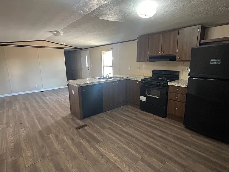 12727 W Glendale Ave — Photo 5