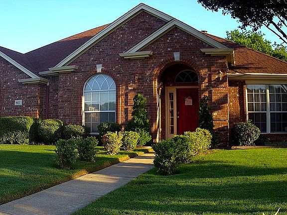 5th image of 907 Saint Eric Dr