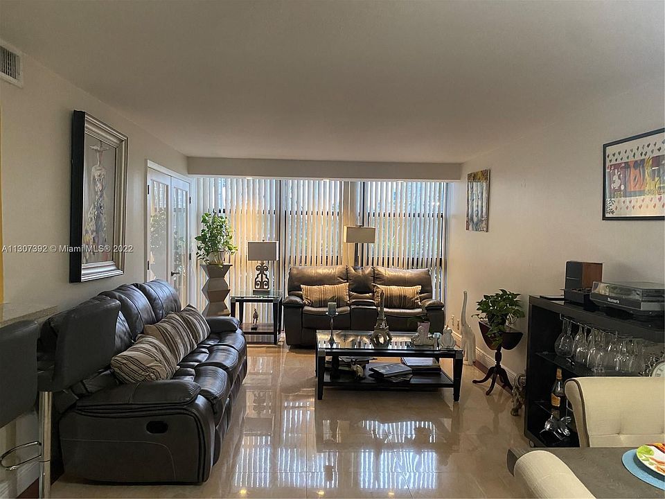 1st image of 200 Leslie Dr APT 225
