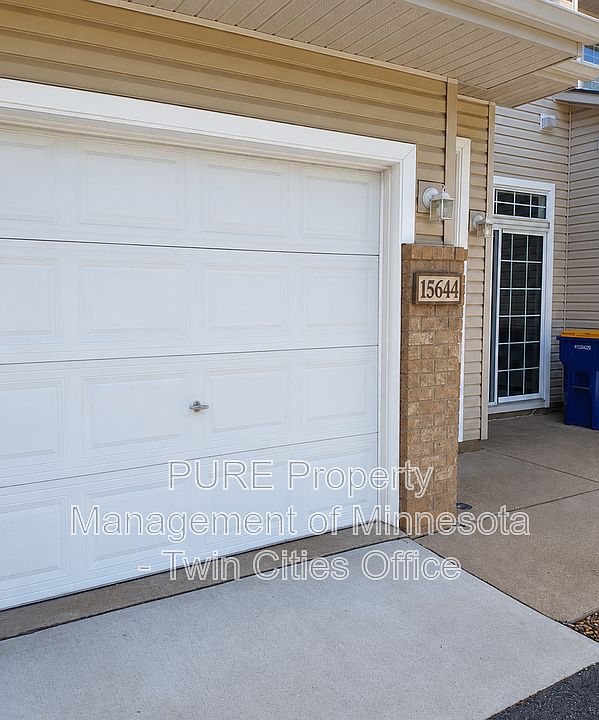 1st image of 15644 Garrett Dr