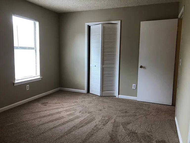 1241 N Graycroft Ave — Photo 16
