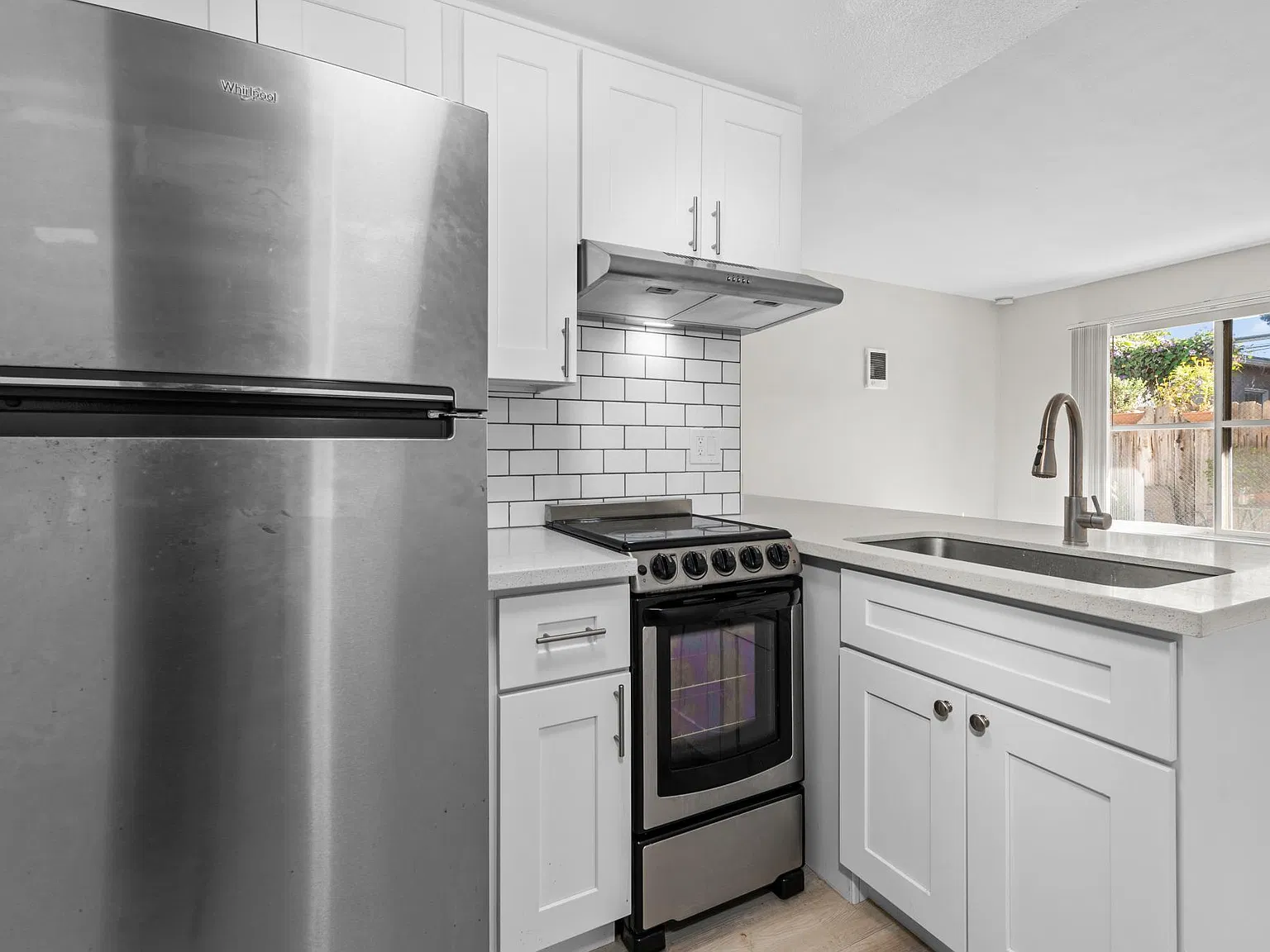 1 bed, 550 sqft, $2,095 — Photo 3
