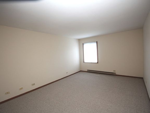5th image of 623 Dean Dr APT 6