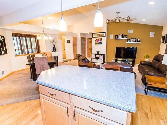 4th image of 2100 E Ash Ct