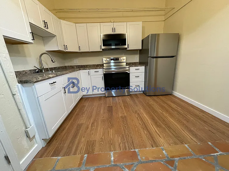 134 Nelson St #D — Photo 15