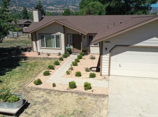 29981 Pinedale Dr, Tehachapi, CA 93561