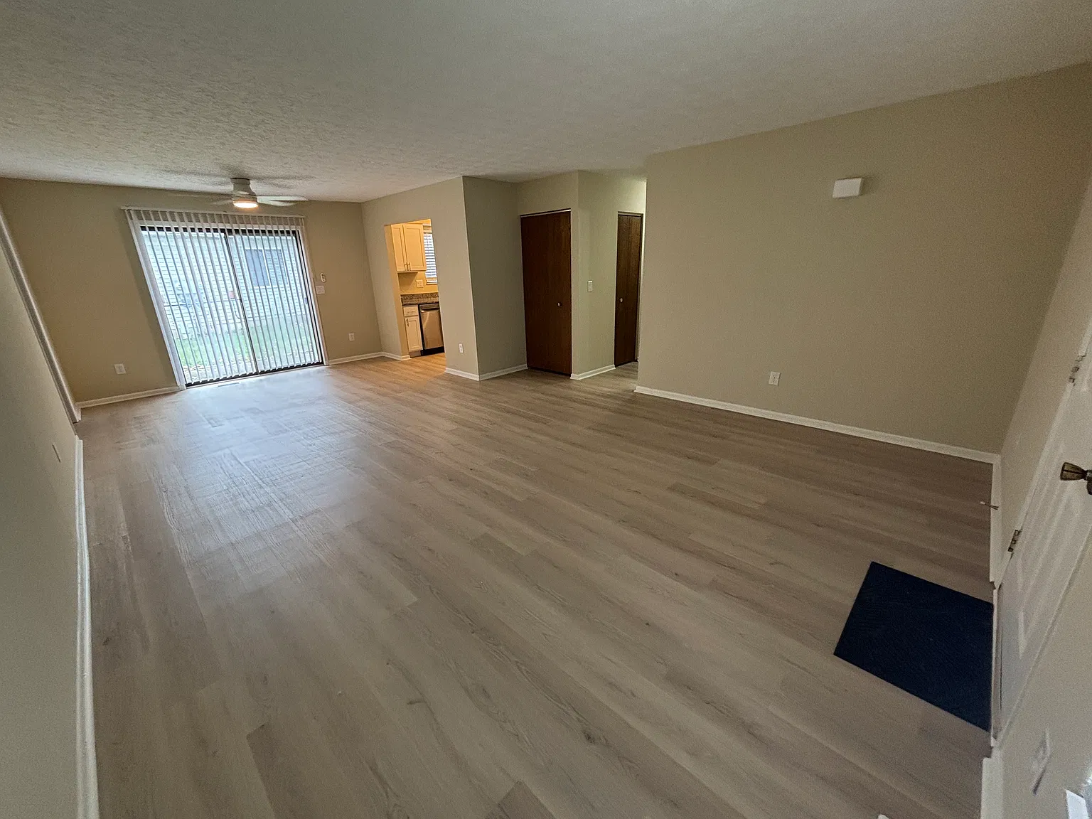 2 bed, 1028 sqft, $1,450 — Photo 2