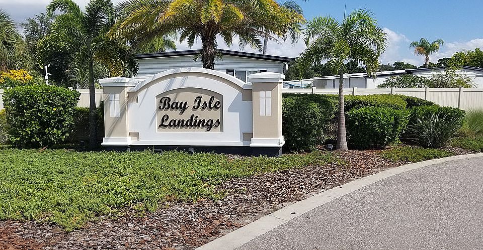 1st image of 5221 Bay Isle Cir