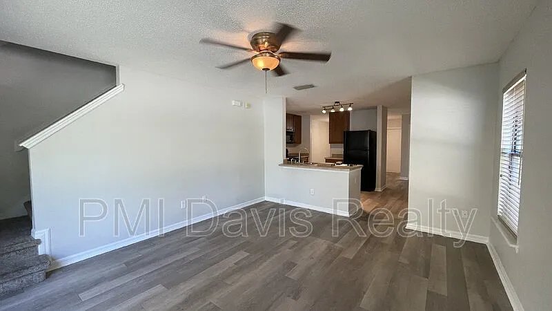 3 bed, 2.5 bath, 1508 sqft, $1,475 — Photo 2