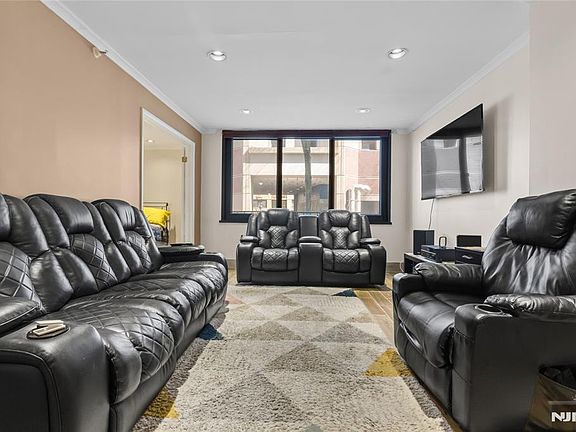 2nd image of 326 Prospect Ave APT 1A