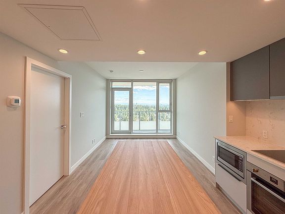 3rd image of 567 Emerson St #3102