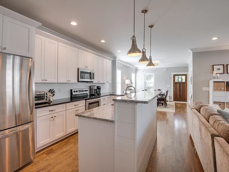 508 Morton Ave — Photo 24